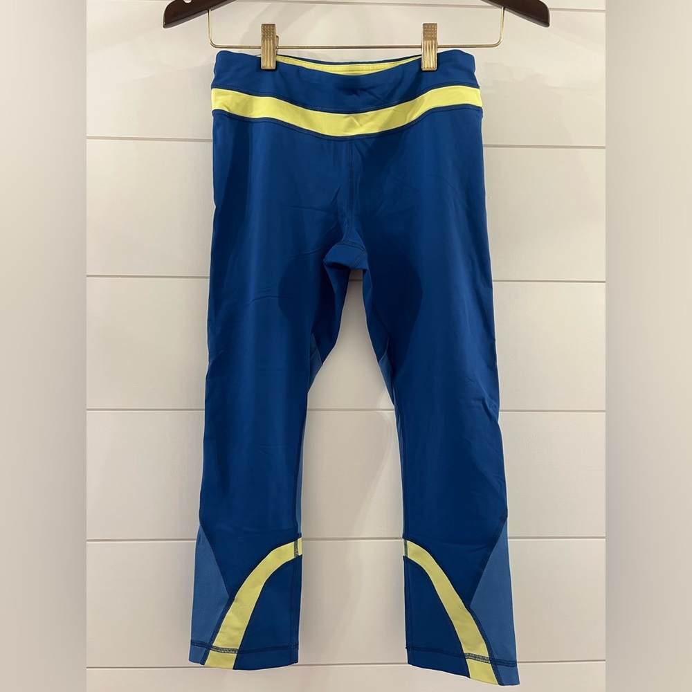 Lululemon Run Inspire Crop II size 6 EUC 🍋